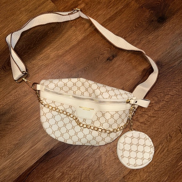 Crossbody purse - Picture 1 of 4